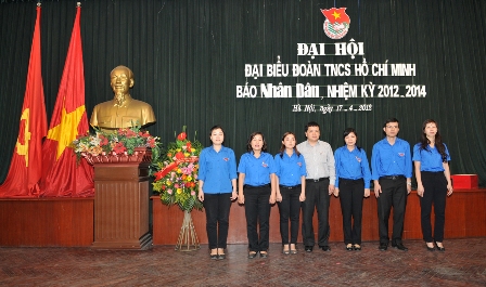  BCH khóa 25, nhiệm kỳ 2012-2014 ra mắt tại Đại hội